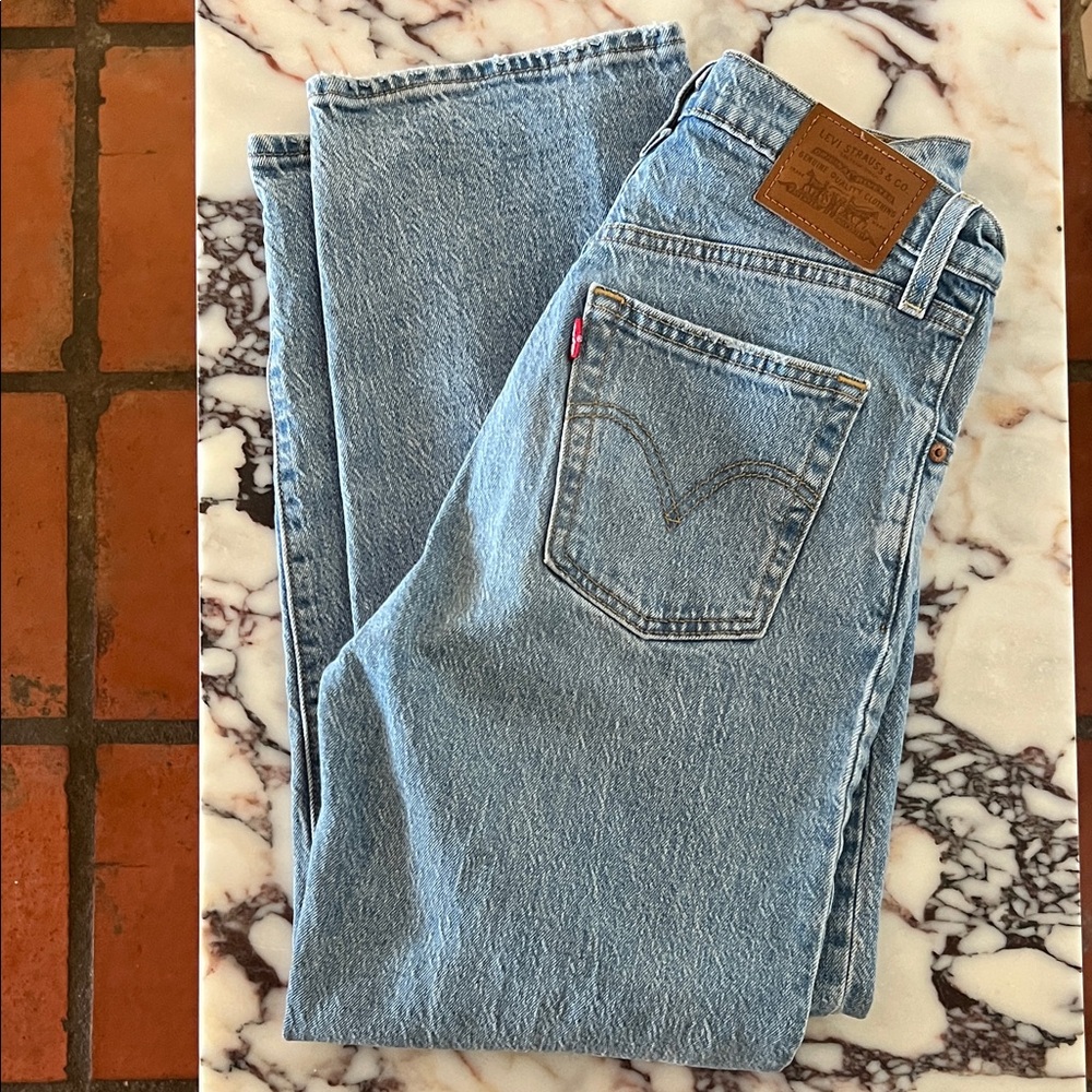 Levi's Light Blue Denim Ribcage Straight Ankle SZ 25